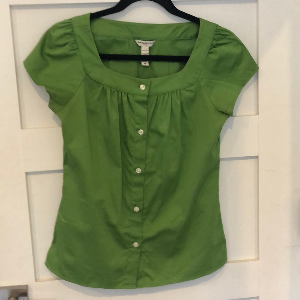 Banana Republic Button Down Short Sleeve Shirt